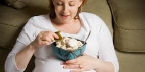 الأواني البلاستيكية تهدد الجنين بالربو