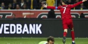 رونالدو يصعد بالبرتغال إلى المونديال.. ويطيح بالسويد