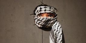 اسرائيل تواصل سرقتها للكوفية الفلسطينية