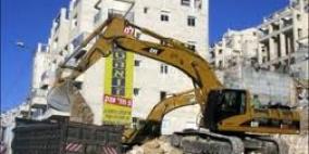 الاحتلال يخطر بهدم منزل وحظيرة أغنام وبئر مياه في بيت أولا