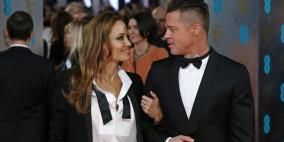 لوك جديد لأنجلينا مع براد بيت على السجادة الحمراء