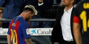 الإصابة تداهم ميسي وبرشلونة يعلن فترة غيابه