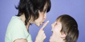 التوبيخ بصوت عالٍ والصراخ على الأطفال يسبب لهم الكآبة