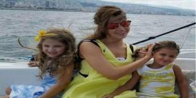 نانسي عجرم تنشر صورتها مع ابنتيها أثناء رحلة استجمام بحرية