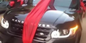 هدية عادل إمام في عيد ميلاده سيارة بـ 2 مليون جنيه