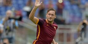 توتي: سألعب لموسمين قادمين