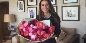 ورد ملك الأردن لزوجته يحصد ربع مليون إعجاب