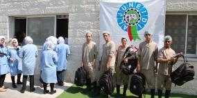 الجنيدي توزع على موظفيها وعاملينها هدايا الحقائب المدرسية والقرطاسية