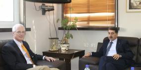 رئيس بلدية رام الله يستقبل السفير التشيلي