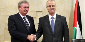 الحمد الله: ملتزمون بدفع الرواتب والعمل على بناء مؤسسات ديموقراطية