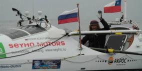 الرحالة الروسي فيودور كونيوخوف يبدأ عبور المحيط الهادئ وحيدا في زورق تجذيف