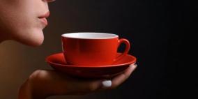 الشاي يكافح التسوس وأمراض اللثة ورائحة الفم