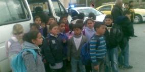 الشرطة تضبط مركبة حمولة 8 ركاب وبداخلها 22 راكبا في قلقيلية