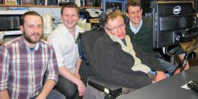 لوحة مفاتيح هواتف ذكية لمساعدة "هوكينغ" على الكتابة