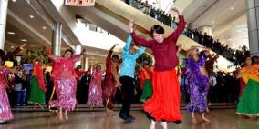 بالفيديو... رقصات شعبية هندية فى مطار القاهرة