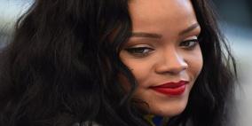 ريهانا تغرّد "حرروا فلسطين" مدة 8 دقائق قبل أن تتراجع