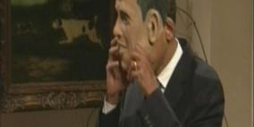 باراك أوباما يرتدي قناع الرئيس في برنامج ساخر