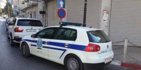الشرطة تخالف سائق دورية شرطة لتوقفه في مكان ممنوع برام الله