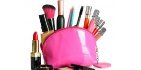 6 مستحضرات لا غنى عنها في حقيبتك