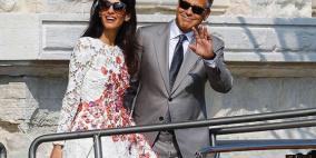 زوجة جورج كلوني اللبنانية تطل لأول مرة بعد الزفاف بثوب رائع قصير