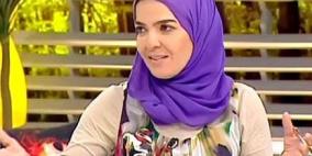 منى عبدالغني: لم أعتزل الغناء وصوتي ليس عورة