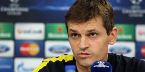 فيلانوفا يستقيل من تدريب برشلونة لأسباب صحية