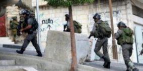الخليل: الاحتلال يجدّد الأمر العسكري بإغلاق منزل ويهدد قاطنيه بالاعتقال