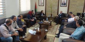 بلدية الخليل والصليب الاحمر يوقعان اتفاقية انشاء حديقة في تل الرميدة