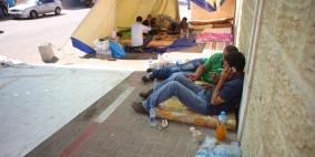 "محررون" يبتون ليلتهم على ارصفة مجلس الوزراء للمطالبة بحقوقهم