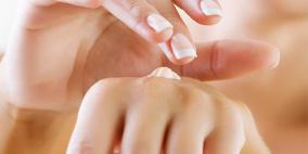 رابطة التجارة الأوروبية لمستحضرات التجميل تحظر مادة "MI" المضرة بالجلد