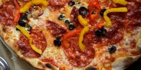 دراسة : البيتزا والفطائر تسرّع في تقدم السن!