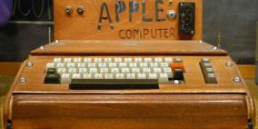 بيع أول جهاز كمبيوتر لستيف جوبز في مزاد علني