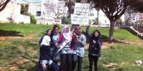 انجاز تنظم يوما تطوعيا لطالباتها في نابلس