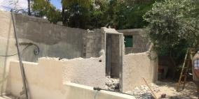 مقدسي يهدم أجزاء من منزله بضغط من بلدية الاحتلال