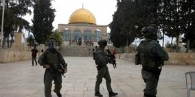الاحتلال يبعد سيدتين عن الأقصى 15 يوما