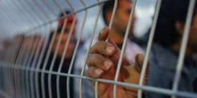 محكمة الاحتلال تصدر أحكاماً بالسجن الفعلي والغرامات المالية بحقّ أسرى