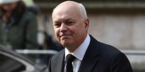 وزير بريطاني يستقيل بسبب خفض الرعاية الاجتماعية