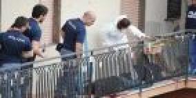 رجل يقتل زوجته ويطلق النار عشوائيا على الشرطة والمارة في إيطاليا