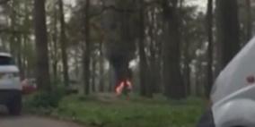 بالفيديو .. أسرة في سيارة تحترق على بعد خطوات من أسود