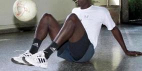 لاعب كوبي يحطم الرقم القياسي العالمي في "تنطيط" الكرة لأكثر من 12 ساعة