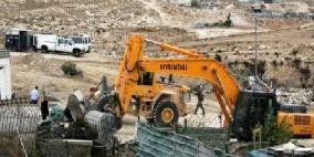 الاحتلال يخطر عائلة في الخضر ببيت لحم بهدم غرفة زراعية