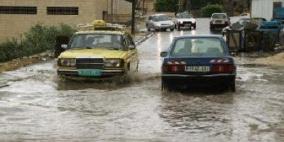 الشرطة تغلق جسرا رئيسيا بسبب الأمطار والسيول في أريحا