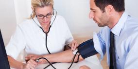 عدم الانتظام فى تناول عقاقير ضغط الدم قد يؤدى إلى أزمات قلبية