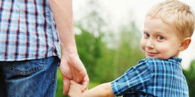 سن الأب يؤثر على طول عمر طفله