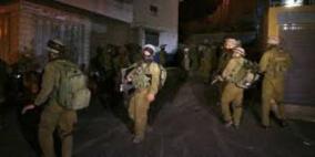 بيت لحم: الاحتلال يسلم شابا تبليغا لمراجعة مخابراته