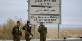 الاحتلال يعتقل شابا من جنين على معبر الكرامة