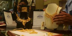 الذهب يتراجع من أعلى مستوى