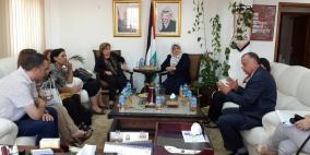 الآغا تبحث آليات التعاون مع الإتحاد العام للمرأة الفلسطينية