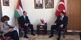السفير مصطفى يطلع مسؤولين أتراك على الأوضاع في فلسطين