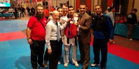 مالك أبو الرب بطل من ذهب